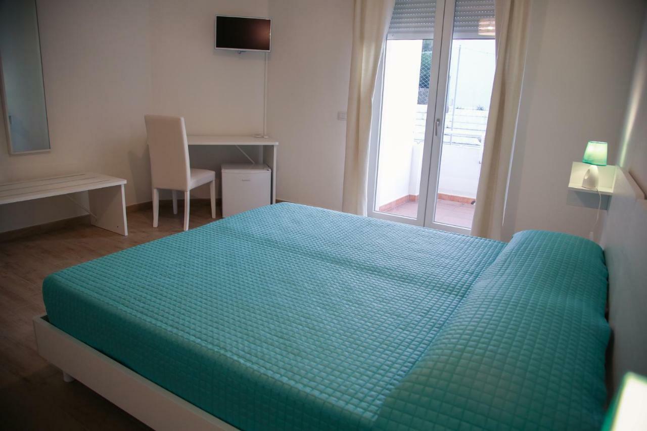 B&B Le Tre Spiagge Calasetta Exterior photo